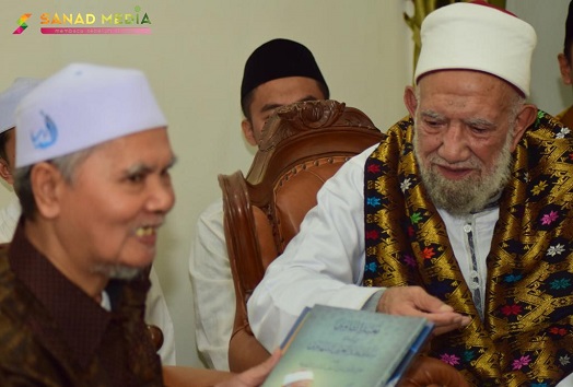 Ketika dua ulama besar Mazhab Syafi'i berjumpa: Syaikh Abdul Aziz al-Syahawi dari Mesir dan KH. Afifuddin Muhajir dari Indonesia